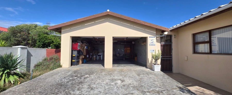 3 Bedroom Property for Sale in Franskraal Western Cape